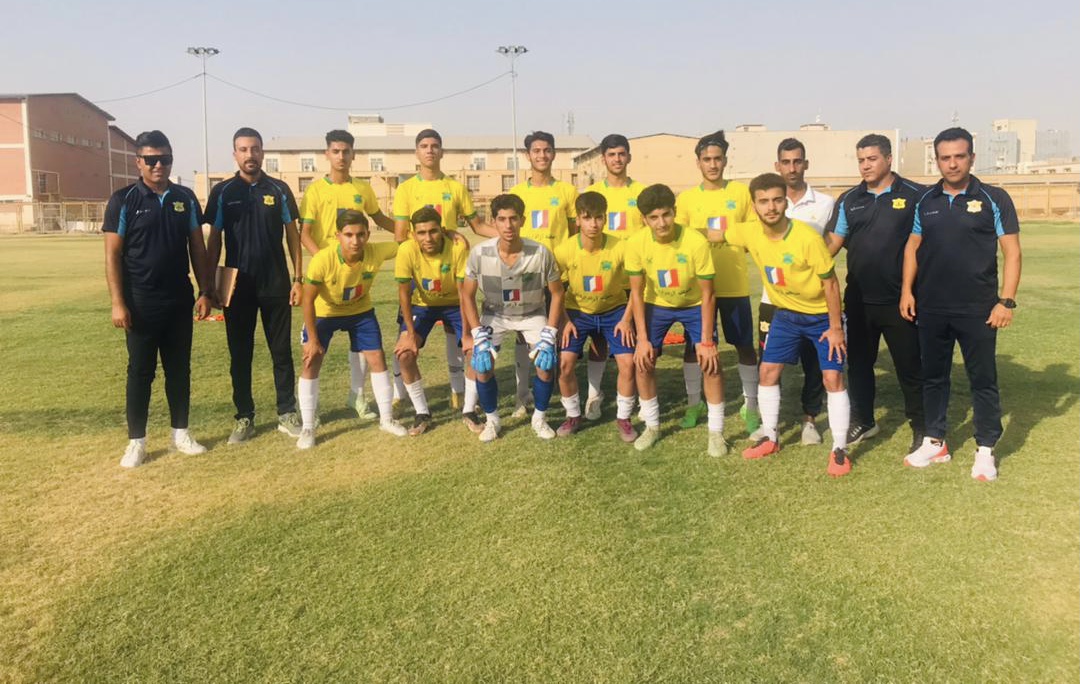 قهرمانی تیم صنعت نفت در مسابقات ۱۶ ساله های خوزستان/ صعود طلایی پوشان به لیگ منطقه ای