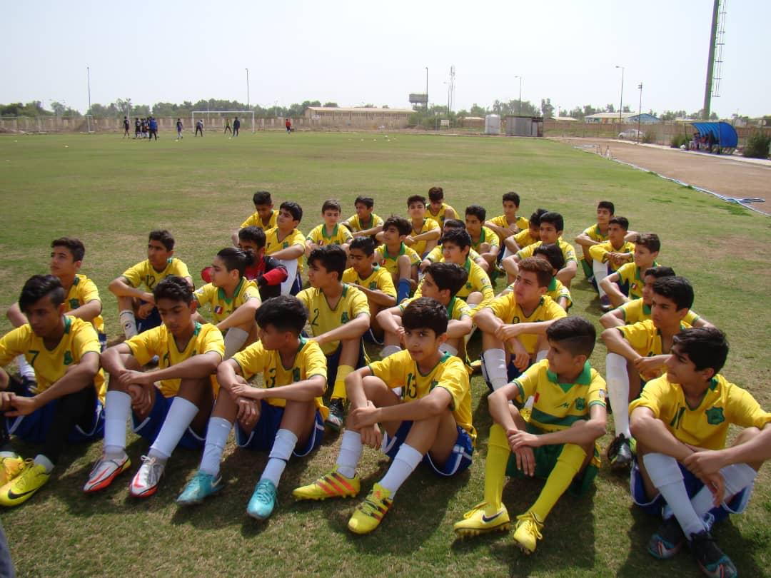 اتمام قرعه کشی و گروه بندی تیم ها در مسابقات جام رمضان مدارس فوتبال آبادان